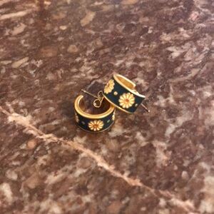 Madewell Daisy Enamel Small Hoop Earrings in Tranquil Lake Multi